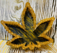 Load image into Gallery viewer, Custom Leaf Ashtray